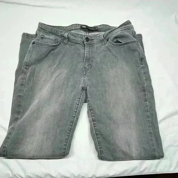 Black Distressed Levi’s Size 14‎ Skinny Stretchy Comfortable - Picture 1 of 8